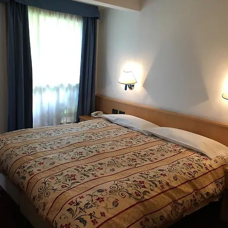 Hotel Garni Enrosadira Vigo di Fassa Exterior foto