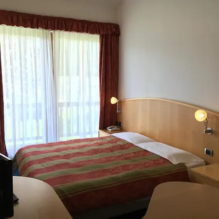 Hotel Garni Enrosadira Vigo di Fassa Exterior foto