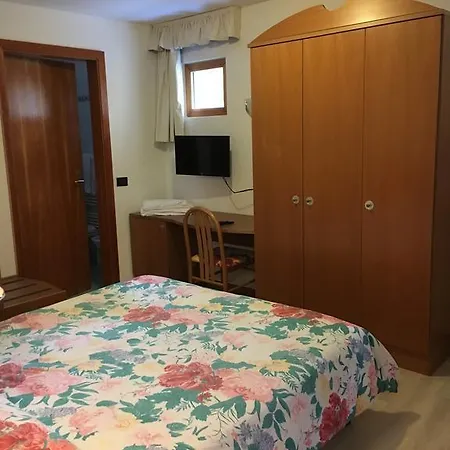 Hotel Garni Enrosadira Vigo di Fassa Exterior foto
