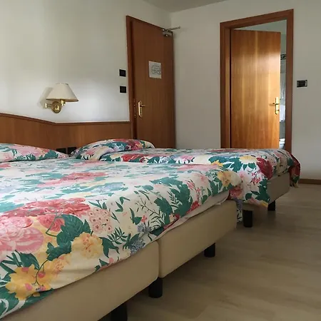 Hotel Garni Enrosadira Vigo di Fassa Exterior foto
