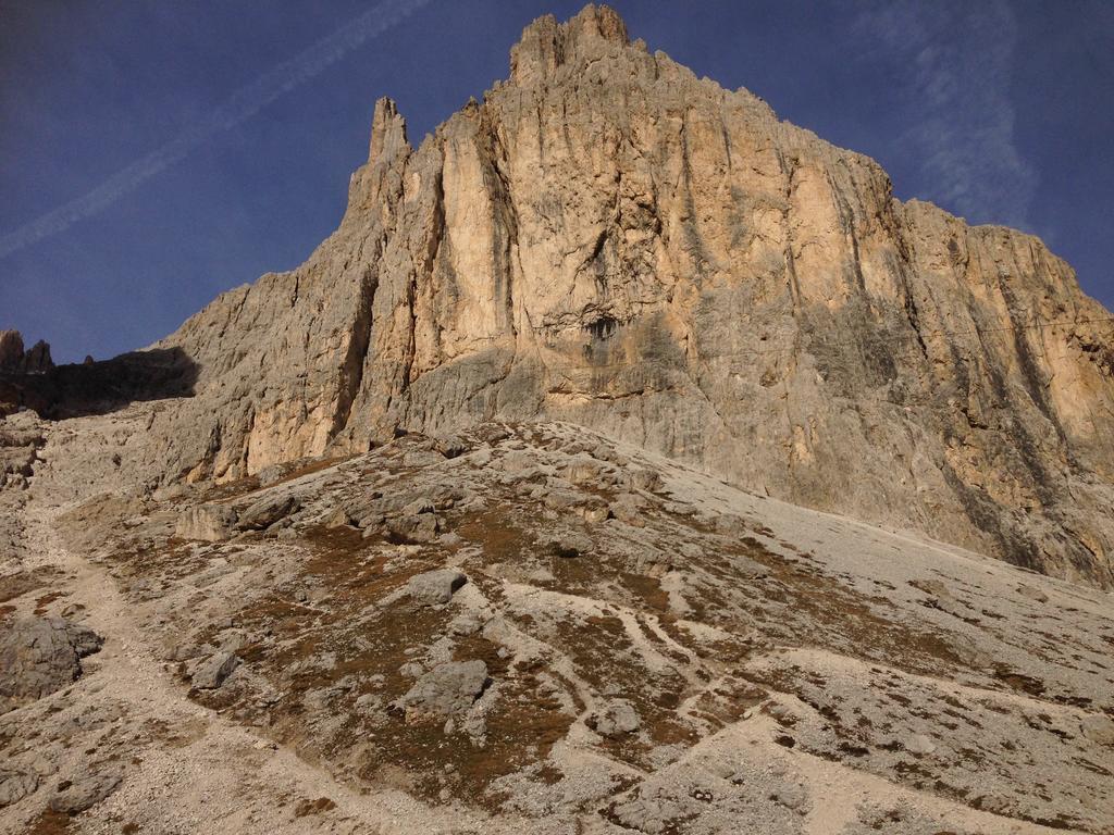Garni Enrosadira 3*