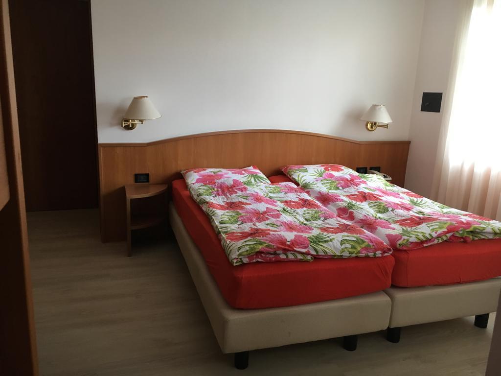 Garni Enrosadira 3*