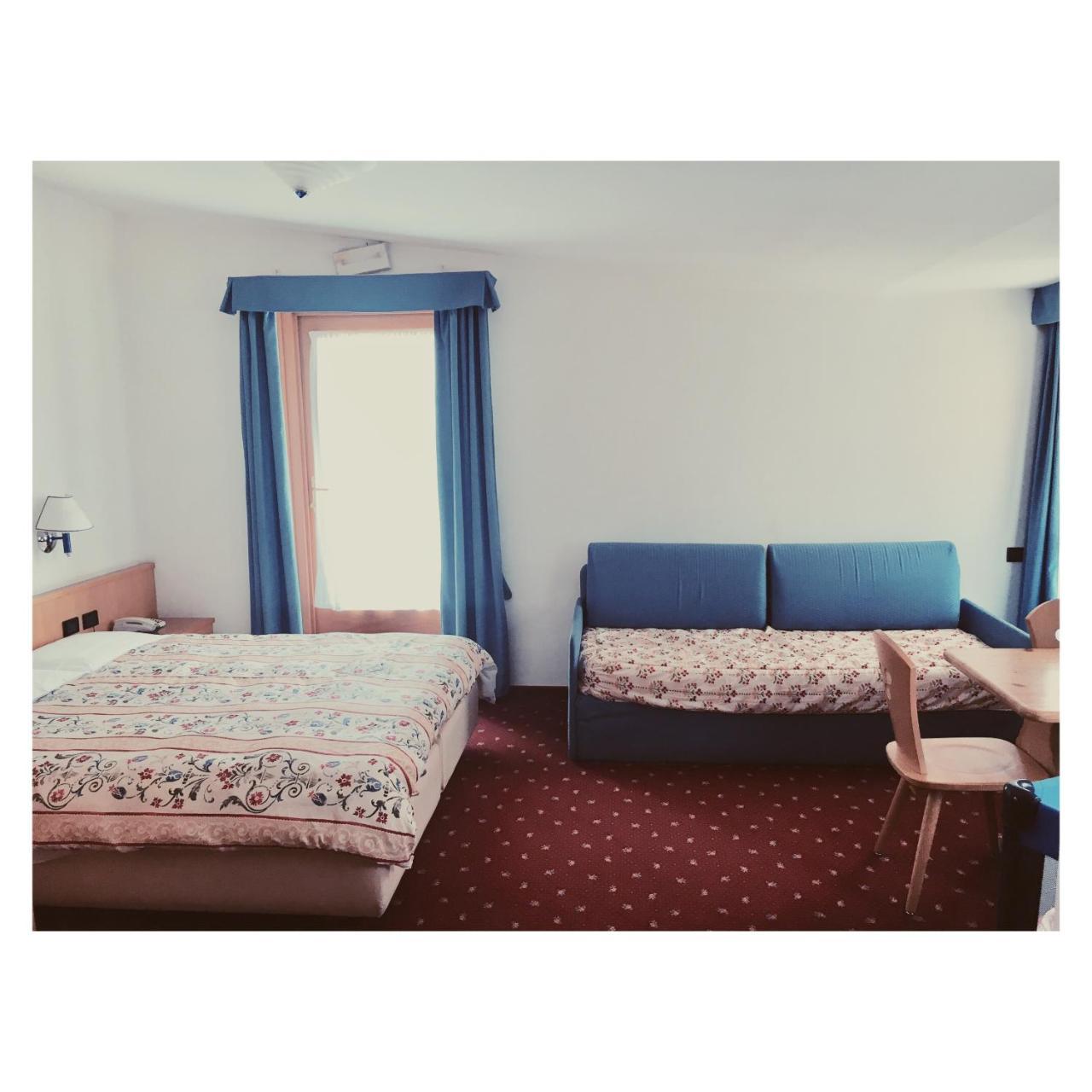 Hotel Garni Enrosadira 3*